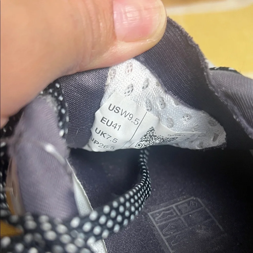 On Running Monochrome Sneakers - Picture 10 of 11